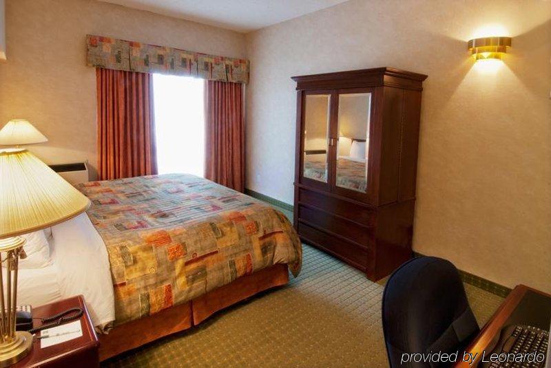 Four Points By Sheraton Toronto Airport East Bilik gambar