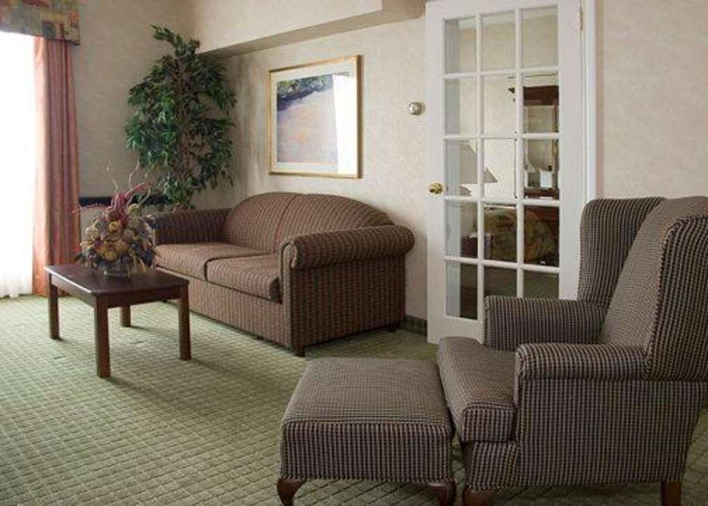 Four Points By Sheraton Toronto Airport East Bilik gambar